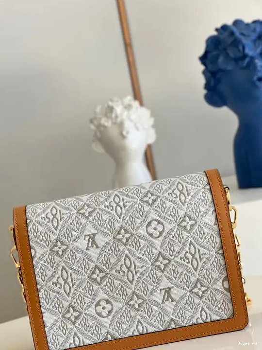 LOUIS MM DAUPHINE VUITTON 0705